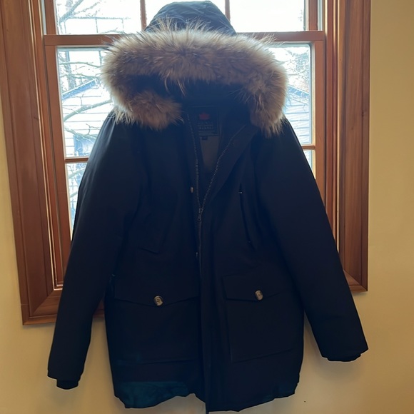 Canadian Classics Italian Men's Hooded Down Coat with  Fur Trim. - Picture 12 of 16